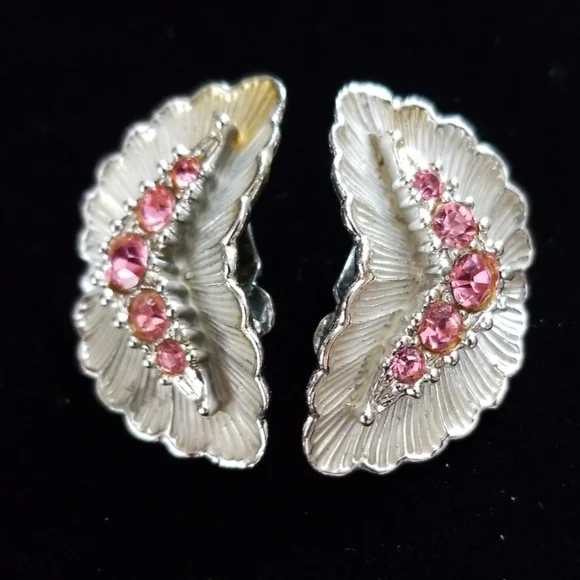 Vintage Mid Century 1950s Pink Rhinestone Silver Tone Clip Earrings - Picture 4 of 10